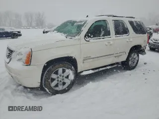 2010 GMC Yukon SLT with VIN 1GKUKCE05AR264421, listed as a Copart auction lot 88897935 with 173,617 mi miles and Salvage Title. Bid and sale history available at carsss.com. Image 1.
