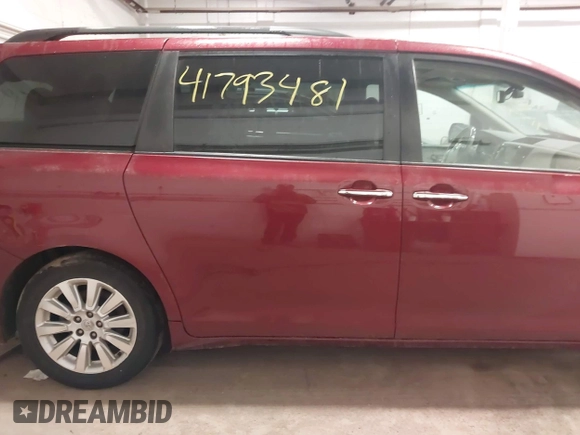 2011 Toyota Sienna XLE with VIN 5TDDK3DC6BS007004, listed as a IAAI auction lot 41793481 with 255,255 mi miles. Bid and sale history available at carsss.com. Image 14.