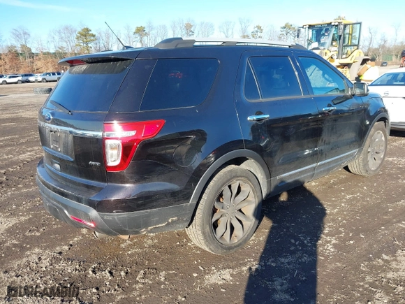 2013 Ford Explorer Limited with VIN 1FM5K8F85DGB85957, listed as a IAAI auction lot 41530677 with 219,130 mi miles. Bid and sale history available at carsss.com. Image 4.