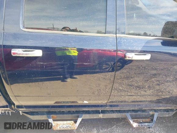 2013 Ram 1500 Express z VIN 1C6RR7KT2DS649040, wystawiony jako IAAI lot #41537501 z przebiegiem 161 469 mil mil oraz . Historia ofert i sprzedaży dostępna na DreamBid. Obrazek 13.