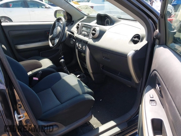 2006 Scion xA with VIN JTKKT624760153415, listed as a IAAI auction lot 41962173 with 118,070 mi miles. Bid and sale history available at carsss.com. Image 5.