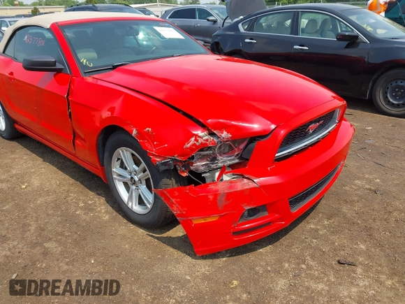 2014 Ford Mustang V6 z VIN 1ZVBP8EM4E5201342, wystawiony jako IAAI lot #42377801 z przebiegiem 99 600 mil mil oraz . Historia ofert i sprzedaży dostępna na DreamBid. Obrazek 6.