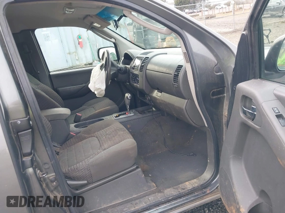 2007 Nissan Frontier SE z VIN 1N6AD06U97C442798, wystawiony jako IAAI lot #41548424 z przebiegiem 230 153 mil mil oraz . Historia ofert i sprzedaży dostępna na DreamBid. Obrazek 5.