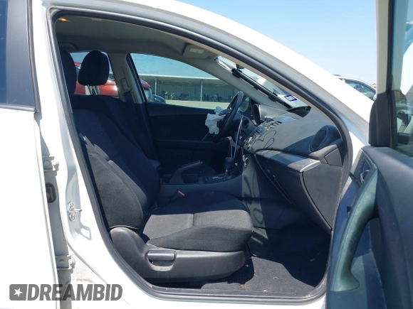 2013 Mazda Mazda3 i Sport with VIN JM1BL1U71D1701482, listed as a IAAI auction lot 41983133 with 110,966 mi miles. Bid and sale history available at carsss.com. Image 5.