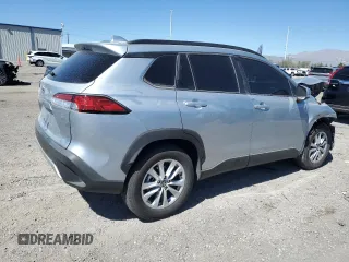 2023 Toyota Corolla Cross LE z VIN 7MUBAAAGXPV055740, wystawiony jako Copart lot #50434665 z przebiegiem 35 758 mil mil oraz Szkoda całkowita • Salvage title. Historia ofert i sprzedaży dostępna na DreamBid. Obrazek 3.