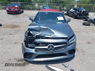 2023 Mercedes-Benz C 300 z VIN W1KWK8DB3PG119926, wystawiony jako IAAI lot #42229942 z przebiegiem 19 195 mil mil oraz . Historia ofert i sprzedaży dostępna na DreamBid. Obrazek 12.