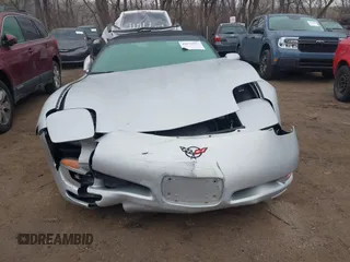 2001 Chevrolet Corvette z VIN 1G1YY32G715118809, wystawiony jako IAAI lot #41570974 z przebiegiem 118 819 mil mil oraz . Historia ofert i sprzedaży dostępna na DreamBid. Obrazek 6.