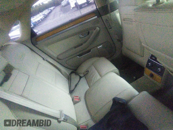 2009 Audi A8 z VIN WAULV94E29N005772, wystawiony jako IAAI lot #42266720 z przebiegiem 102 014 mil mil oraz . Historia ofert i sprzedaży dostępna na DreamBid. Obrazek 8.