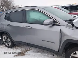 2019 Jeep Compass Limited with VIN 3C4NJCCB0KT819355, listed as a IAAI auction lot 41304561 with 69,892 mi miles. Bid and sale history available at carsss.com. Image 13.