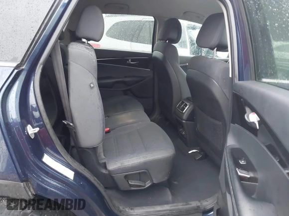 2016 Kia Sorento LX with VIN 5XYPG4A5XGG002693, listed as a IAAI auction lot 42138254 with 157,430 mi miles. Bid and sale history available at carsss.com. Image 8.