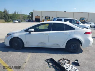 2020 Toyota Corolla LE with VIN JTDEPRAE1LJ104849, listed as a IAAI auction lot 42073209 with 83,042 mi miles. Bid and sale history available at carsss.com. Image 15.