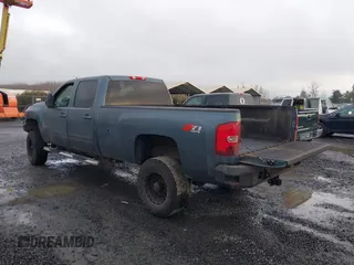 2010 Chevrolet Silverado 3500HD with VIN 1GC4K1B64AF108669, listed as a IAAI auction lot 41289721 with 206,448 mi miles and . Bid and sale history available at DreamBid. Image 3.