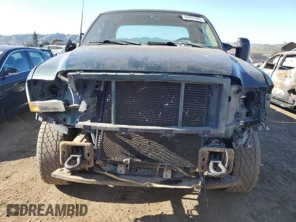 2001 Ford Super Duty F-250 XL with VIN 1FTNX21F21EB60806, listed as a Copart auction lot 42493565 with 142,977 mi miles and Salvage Title. Bid and sale history available at carsss.com. Image 5.