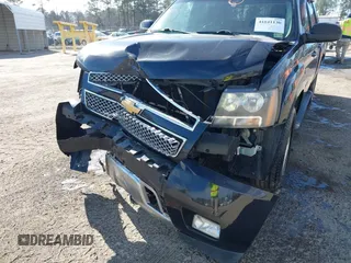 2009 Chevrolet Avalanche 2LT z VIN 3GNFK22079G191901, wystawiony jako IAAI lot #41641130 z przebiegiem 187 892 mil mil oraz . Historia ofert i sprzedaży dostępna na DreamBid. Obrazek 6.