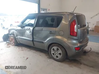 2013 Kia Soul with VIN KNDJT2A59D7632767, listed as a IAAI auction lot 41317118 with 208,884 mi miles. Bid and sale history available at carsss.com. Image 3.