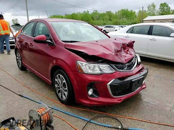 2018 Chevrolet Sonic LT z VIN 1G1JD5SH6J4104665, wystawiony jako Copart lot #55345805 z przebiegiem 45 607 mil mil oraz Szkoda całkowita • Salvage title. Historia ofert i sprzedaży dostępna na DreamBid. Obrazek 13.