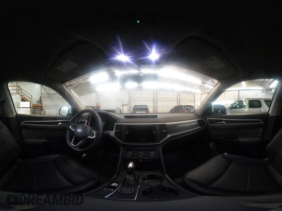 2021 Volkswagen Atlas SE z VIN 1V2HR2CA3MC539997, wystawiony jako IAAI lot #41977786 z przebiegiem 77 372 mil mil oraz . Historia ofert i sprzedaży dostępna na DreamBid. Obrazek 20.