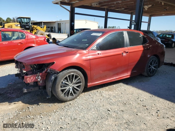 2022 Toyota Camry SE with VIN 4T1T11AK0NU009731, listed as a Copart auction lot 49155555 with 35,320 mi miles and Salvage Title. Bid and sale history available at carsss.com. Image 1.