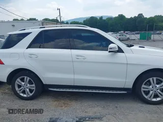 2015 Mercedes-Benz M 350 with VIN 4JGDA5JB0FA452749, listed as a IAAI auction lot 42412440 with 88,304 mi miles and . Bid and sale history available at DreamBid. Image 13.