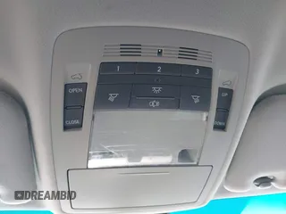2010 Lexus RX 350 z VIN JTJZK1BA1A2001710, wystawiony jako IAAI lot #42620752 z przebiegiem 138 630 mil mil oraz . Historia ofert i sprzedaży dostępna na DreamBid. Obrazek 19.