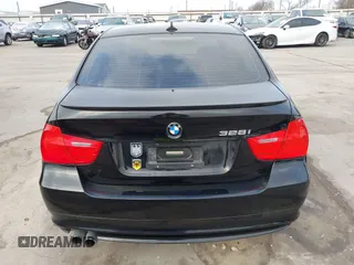 2011 BMW 3 Series 328i xDrive with VIN WBAPK5G50BNN24565, listed as a IAAI auction lot 41696511 with 112,008 mi miles. Bid and sale history available at carsss.com. Image 16.