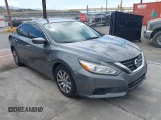 2017 Nissan Altima S z VIN 1N4AL3AP3HN318675, wystawiony jako IAAI lot #41986786 z przebiegiem 140 668 mil mil oraz . Historia ofert i sprzedaży dostępna na DreamBid. Obrazek 1.