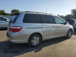 2007 Honda Odyssey EX-L z VIN 5FNRL38697B039741, wystawiony jako Copart lot #56868365 z przebiegiem 135 742 mil mil oraz Czysty tytuł • Clean title. Historia ofert i sprzedaży dostępna na DreamBid. Obrazek 3.