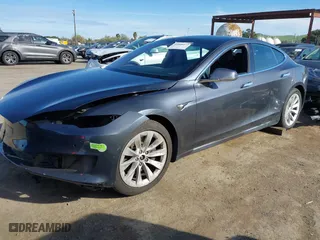 2019 Tesla Model S 75D with VIN 5YJSA1E29KF348051, listed as a IAAI auction lot 41840212 with 58,770 mi miles. Bid and sale history available at carsss.com. Image 21.