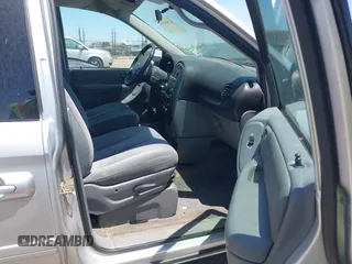 2005 Dodge Caravan SXT with VIN 2D4GP44L55R374299, listed as a IAAI auction lot 42560914 with 237,568 mi miles and . Bid and sale history available at DreamBid. Image 5.
