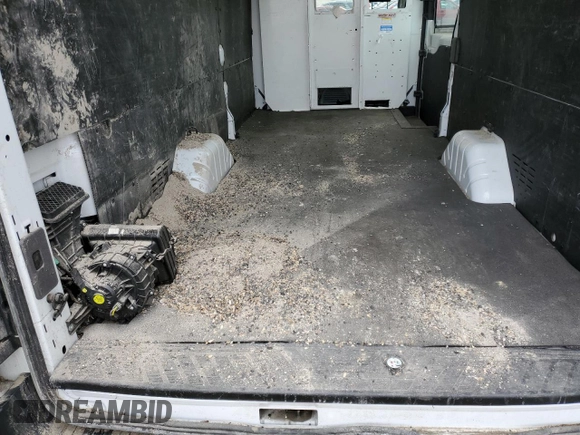 2021 Ford Transit Cargo с VIN 1FTBR3X84MKA93837, выставлен на аукционе Copart как лот 45632745 с пробегом 215 560 миль миль и Списание • Salvage title. История ставок и продаж доступна на DreamBid. Изображение 10.