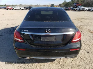 2018 Mercedes-Benz E-Class E 300 with VIN WDDZF4JB3JA306561, listed as a Copart auction lot 40059863 with 50,439 mi miles. Bid and sale history available at carsss.com. Image 6.