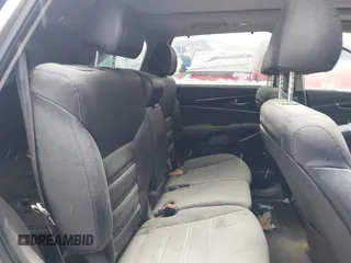 2019 Kia Sorento SX V6 with VIN 5XYPKDA58KG548822, listed as a IAAI auction lot 41606599 with 66,760 mi miles. Bid and sale history available at carsss.com. Image 8.