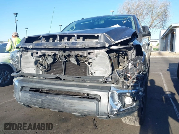 2017 Toyota Tundra SR5 z VIN 5TFRY5F12HX219154, wystawiony jako IAAI lot #42014740 z przebiegiem 137 813 mil mil oraz . Historia ofert i sprzedaży dostępna na DreamBid. Obrazek 6.