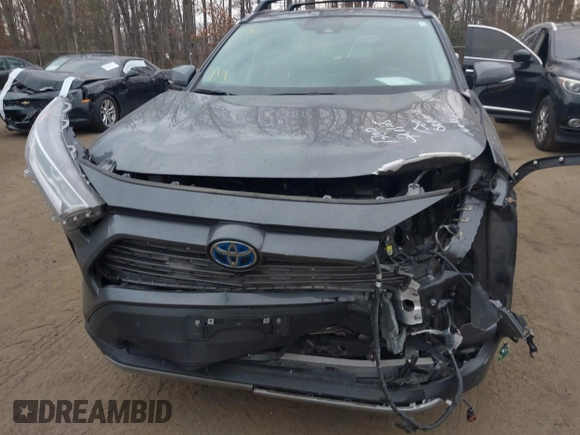 2020 Toyota RAV4 Hybrid Limited with VIN 4T3DWRFV9LU008881, listed as a IAAI auction lot 41672085 with 39,557 mi miles. Bid and sale history available at carsss.com. Image 6.
