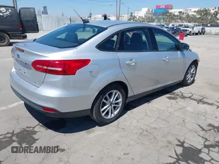 2017 Ford Focus SE с VIN 1FADP3F2XHL308915, выставлен на аукционе IAAI как лот 42673900 с пробегом 68 407 миль миль и . История ставок и продаж доступна на DreamBid. Изображение 4.