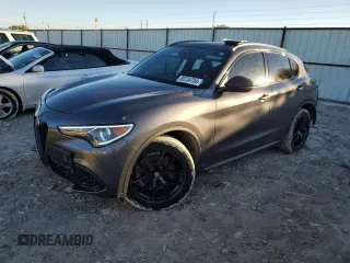 2019 Alfa Romeo Stelvio Ti Lusso z VIN ZASPAKBN9K7C57093, wystawiony jako Copart lot #80734704 z przebiegiem 76 650 mil mil oraz Szkoda całkowita • Salvage title. Historia ofert i sprzedaży dostępna na DreamBid. Obrazek 1.