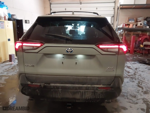 2022 Toyota RAV4 Hybrid XLE with VIN 2T3RWRFV1NW133432, listed as a IAAI auction lot 41561305 with 35,042 mi miles. Bid and sale history available at carsss.com. Image 16.