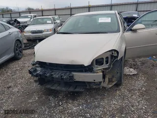 2012 Chevrolet Impala LT Retail with VIN 2G1WB5E38C1139881, listed as a IAAI auction lot 41922693 with 121,887 mi miles. Bid and sale history available at carsss.com. Image 6.