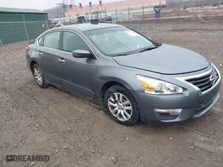 2015 Nissan Altima 2.5 with VIN 1N4AL3APXFN879615, listed as a IAAI auction lot 41922977 with 114,684 mi miles. Bid and sale history available at carsss.com. Image 1.