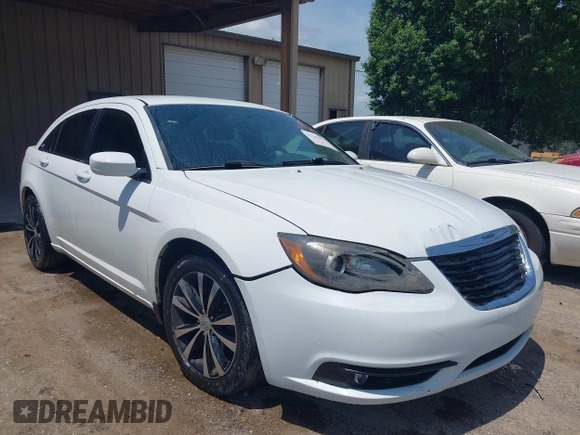 2014 Chrysler 200 Touring with VIN 1C3CCBBB1EN186547, listed as a IAAI auction lot 42141924 with 193,540 mi miles. Bid and sale history available at carsss.com. Image 1.