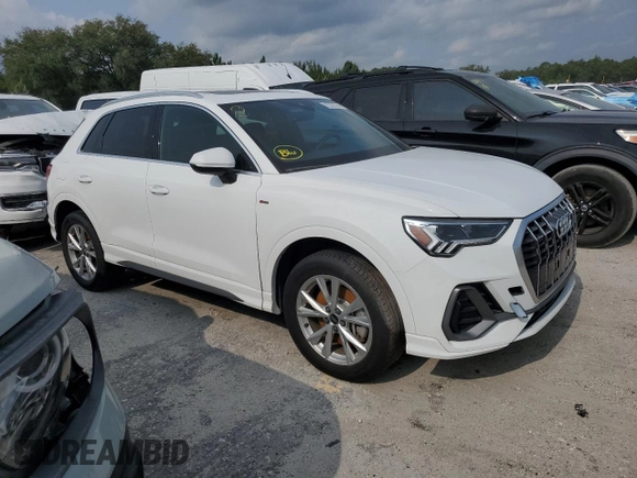 2024 Audi Q3 S line Premium z VIN WA1DECF36R1051672, wystawiony jako Copart lot #59265955 z przebiegiem 28 634 mil mil oraz Czysty tytuł • Clean title. Historia ofert i sprzedaży dostępna na DreamBid. Obrazek 4.