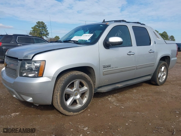 2013 Chevrolet Avalanche LS with VIN 3GNMCEE02DG207190, listed as a IAAI auction lot 41396345 with 223,378 mi miles. Bid and sale history available at carsss.com. Image 2.