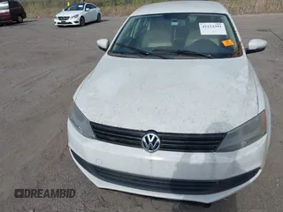 2012 Volkswagen Jetta Sedan SE w/Convenience & Sunroof with VIN 3VWDX7AJ8CM019794, listed as a IAAI auction lot 42124391 with 1 mi miles. Bid and sale history available at carsss.com. Image 6.