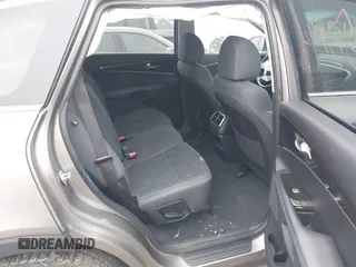 2019 Kia Sorento LX with VIN 5XYPGDA33KG508972, listed as a IAAI auction lot 41511319 with 88,285 mi miles. Bid and sale history available at carsss.com. Image 8.