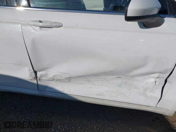 2018 Ford Fusion SE with VIN 3FA6P0H70JR250014, listed as a IAAI auction lot 41990580 with 121,628 mi miles. Bid and sale history available at carsss.com. Image 6.