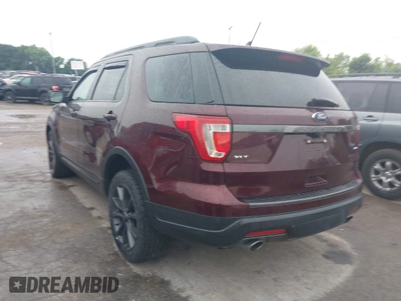 2018 Ford Explorer XLT z VIN 1FM5K8D87JGC67946, wystawiony jako IAAI lot #42615709 z przebiegiem 39 872 mil mil oraz . Historia ofert i sprzedaży dostępna na DreamBid. Obrazek 3.