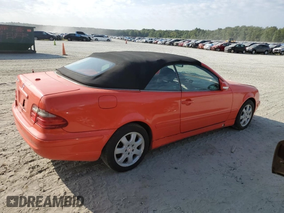 2003 Mercedes-Benz CLK 320 z VIN WDBLK65G03T130572, wystawiony jako Copart lot #68044774 z przebiegiem 146 858 mil mil oraz Szkoda całkowita • Salvage title. Historia ofert i sprzedaży dostępna na DreamBid. Obrazek 3.