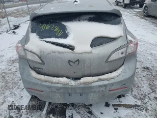 2011 Mazda 3 S Grand Touring z VIN JM1BL1M67B1417049, wystawiony jako IAAI lot #41628411 z przebiegiem 178 790 mil mil oraz . Historia ofert i sprzedaży dostępna na DreamBid. Obrazek 17.
