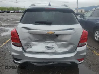 2020 Chevrolet Trax LT z VIN 3GNCJLSB8LL138362, wystawiony jako Copart lot #55257215 z przebiegiem 63 592 mil mil oraz Szkoda całkowita • Salvage title. Historia ofert i sprzedaży dostępna na DreamBid. Obrazek 6.