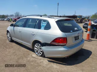2011 Volkswagen Jetta SE with VIN 3VWPX7AJ7BM640228, listed as a IAAI auction lot 42102277 with 134,936 mi miles and . Bid and sale history available at DreamBid. Image 3.